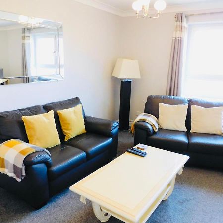 Beautiful 3 Bedroom Apt, Mins From Glasgow Airport, M8 & Sec Paisley Zewnętrze zdjęcie