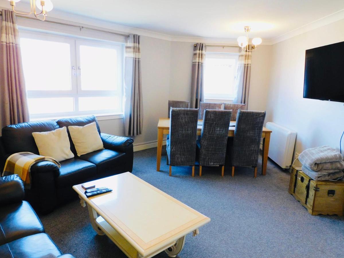 Beautiful 3 Bedroom Apt, Mins From Glasgow Airport, M8 & Sec Paisley Zewnętrze zdjęcie