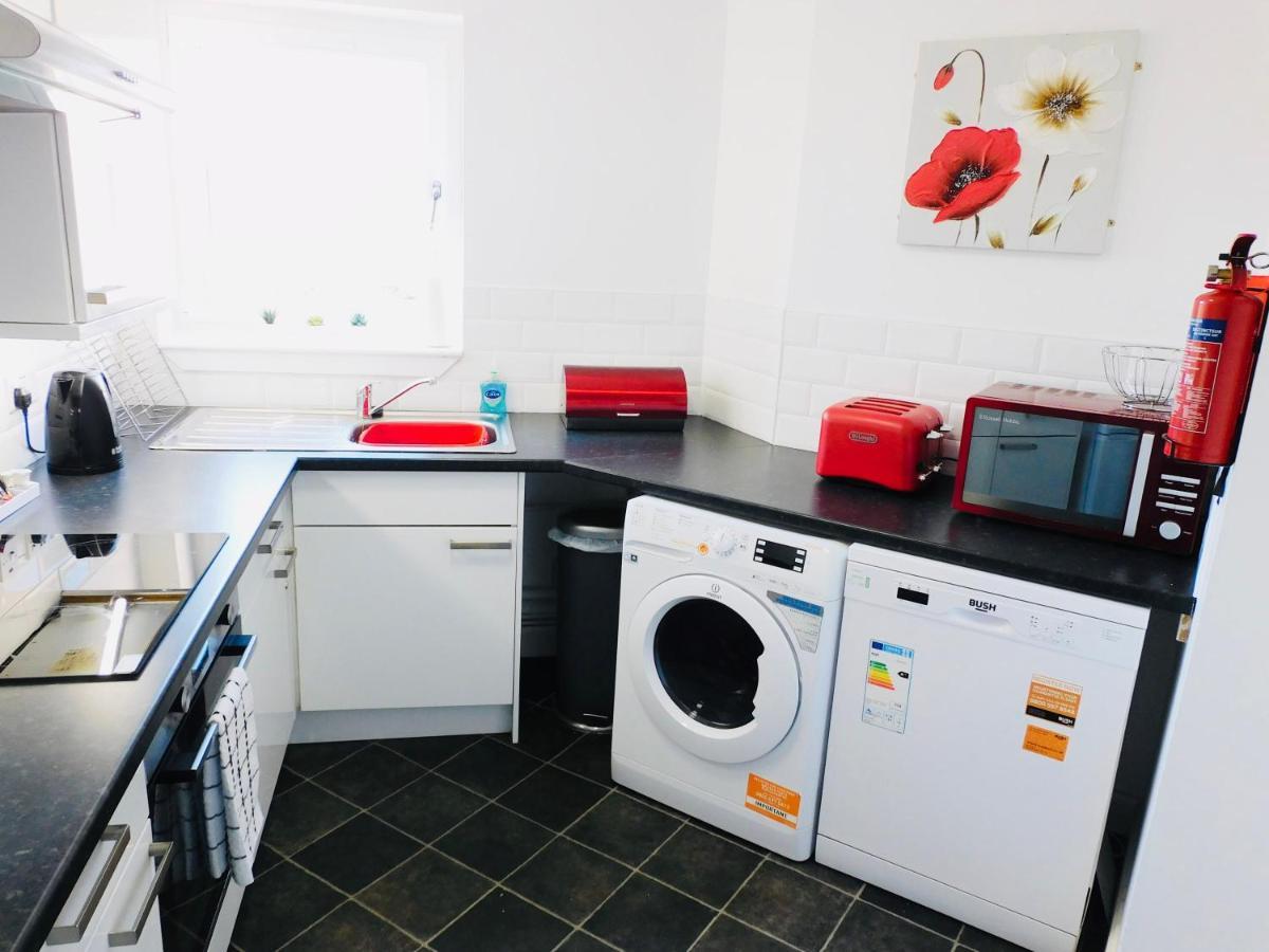 Beautiful 3 Bedroom Apt, Mins From Glasgow Airport, M8 & Sec Paisley Zewnętrze zdjęcie