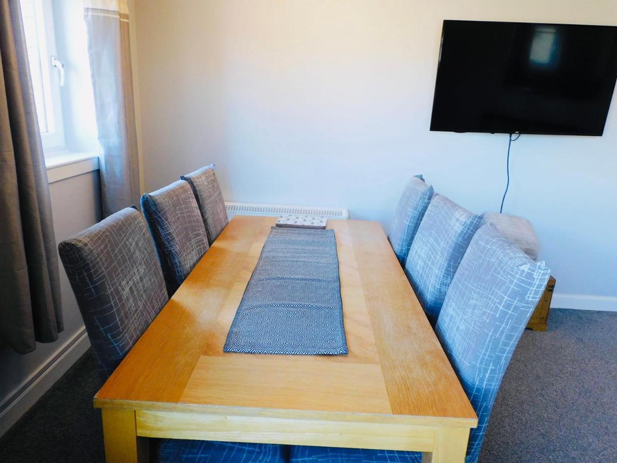 Beautiful 3 Bedroom Apt, Mins From Glasgow Airport, M8 & Sec Paisley Zewnętrze zdjęcie