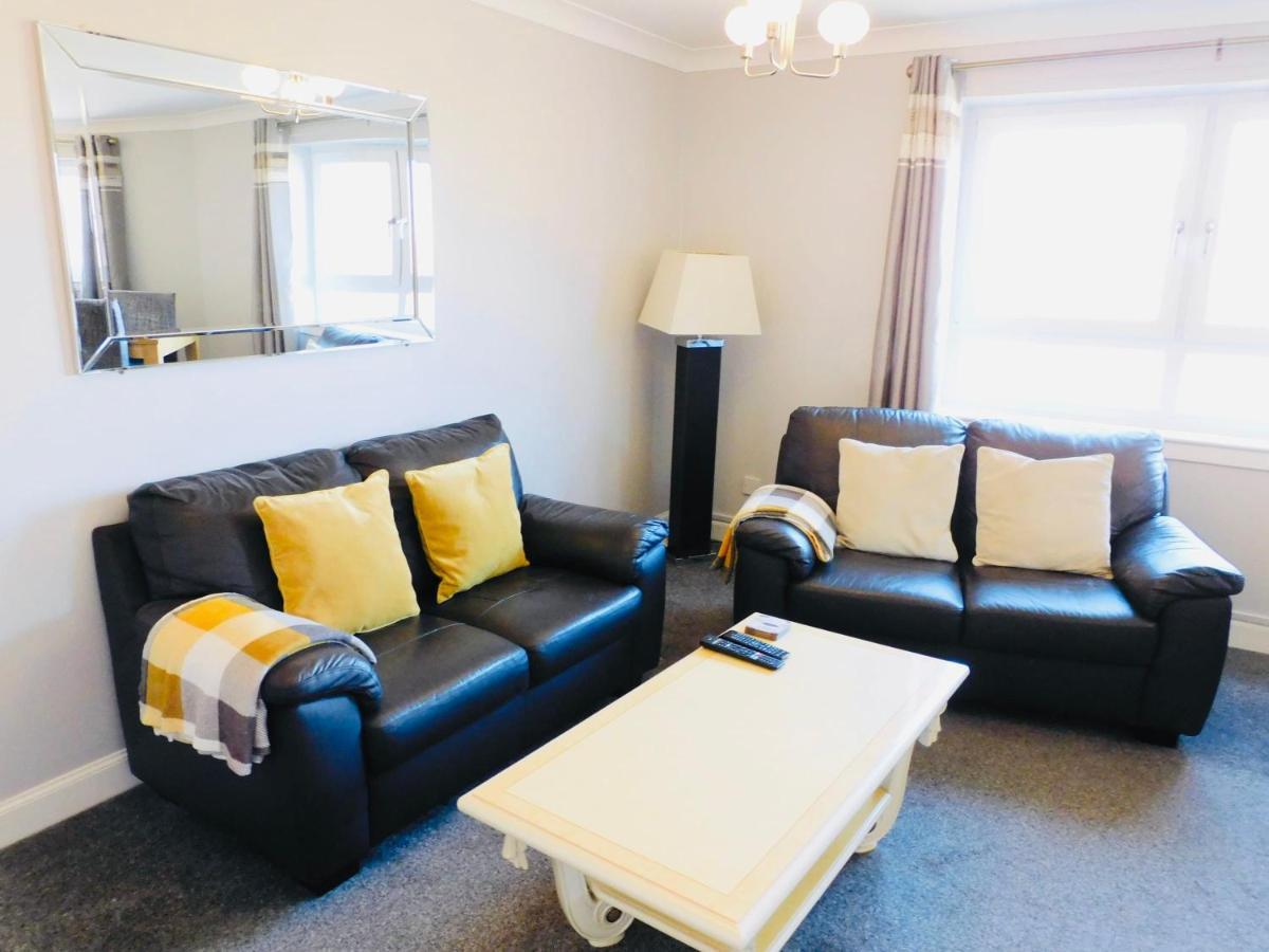 Beautiful 3 Bedroom Apt, Mins From Glasgow Airport, M8 & Sec Paisley Zewnętrze zdjęcie